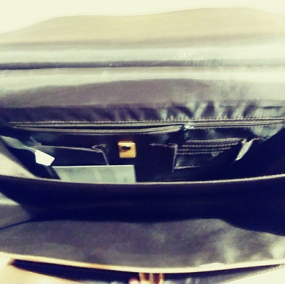 KENNETH COLE REACTION LEATHER BRIEFCASE - Picture 5 of 6